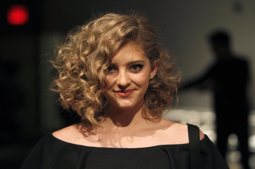 Willow_Shields_01.jpg