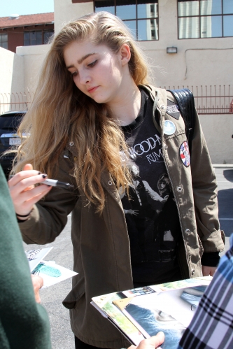 Willow_Shields_04.jpg