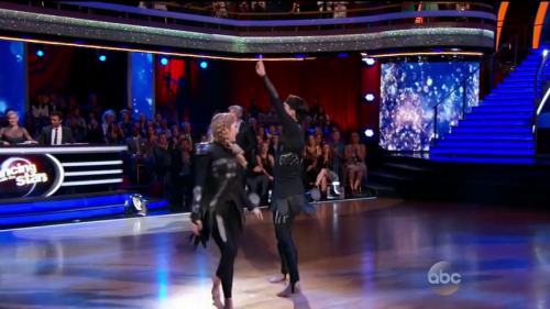 DWTS2015-04-07-19h52m38s90.png