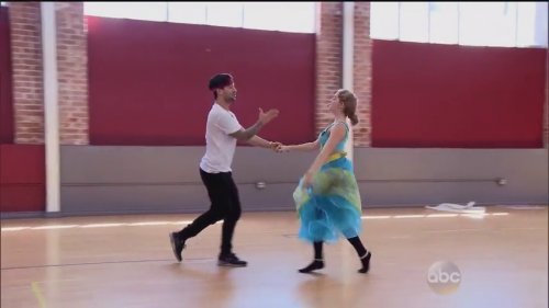 DWTS2015-04-13-20h26m02s165.png