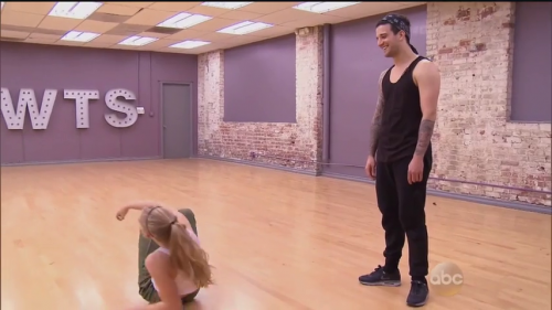DWTS2015-04-13-20h26m19s77.png