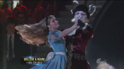 DWTS2015-04-13-20h30m00s242.png