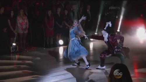 DWTS2015-04-13-20h31m05s126.png