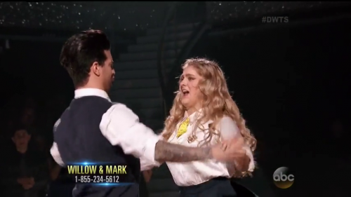 DWTS2015-04-20-19h48m44s52.png