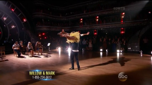 DWTS2015-04-20-19h49m42s120.png