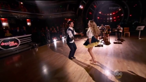 DWTS2015-04-20-19h49m56s12.png
