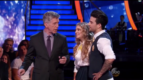 DWTS2015-04-20-19h53m22s24.png