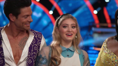 DWTS2015-04-22-14h24m39s151.png