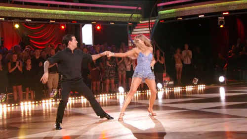 DWTS2015-04-28-23h20m48s59.png