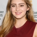 Willow_Shields_03.jpg