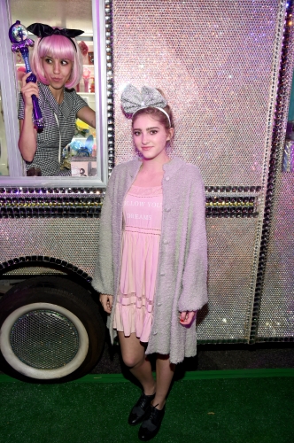 Willow_Shields_05.jpg