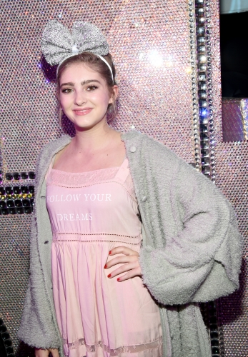 Willow_Shields_08.jpg