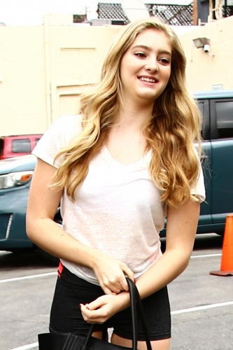 Willow_Shields_03.jpg